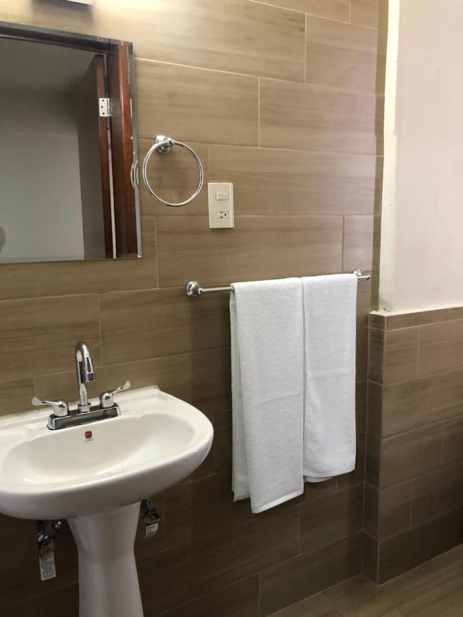 Hotel Lorena Los Mochis Extérieur photo
